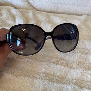 Coach Elegant Black Sunglasses